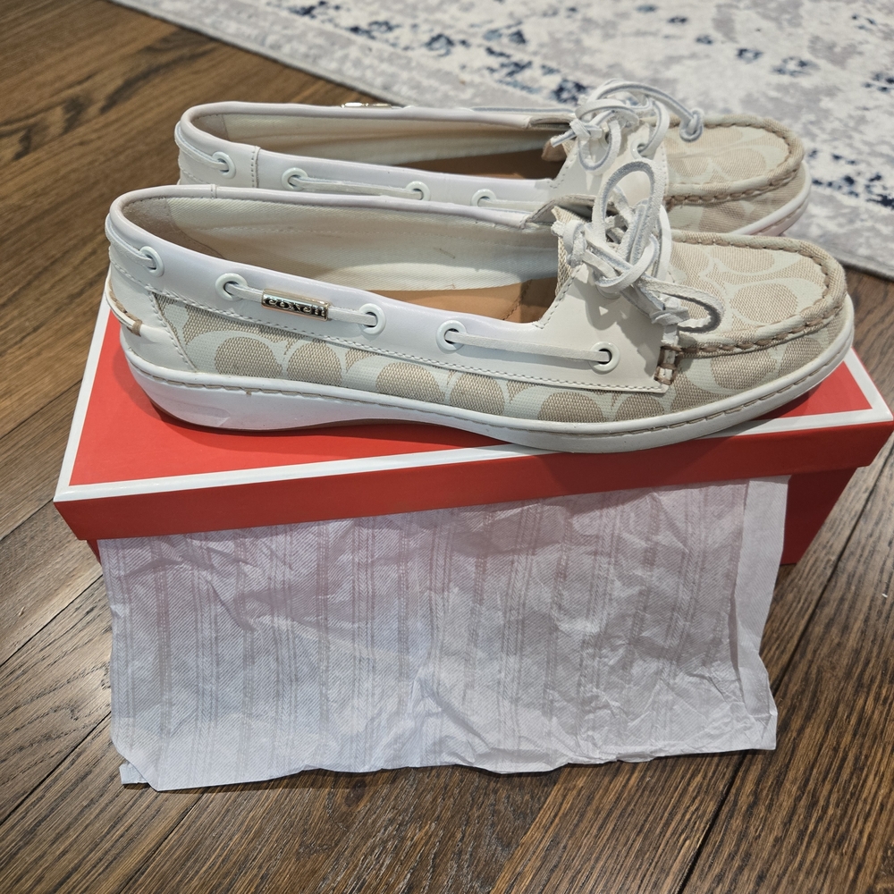Coach Women's Cream and White Loafers